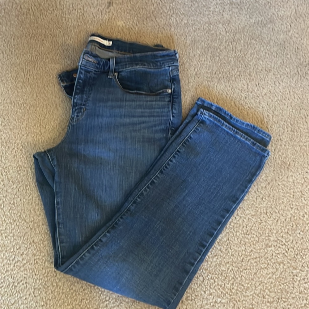 Soft Levi’s Jeans View 4